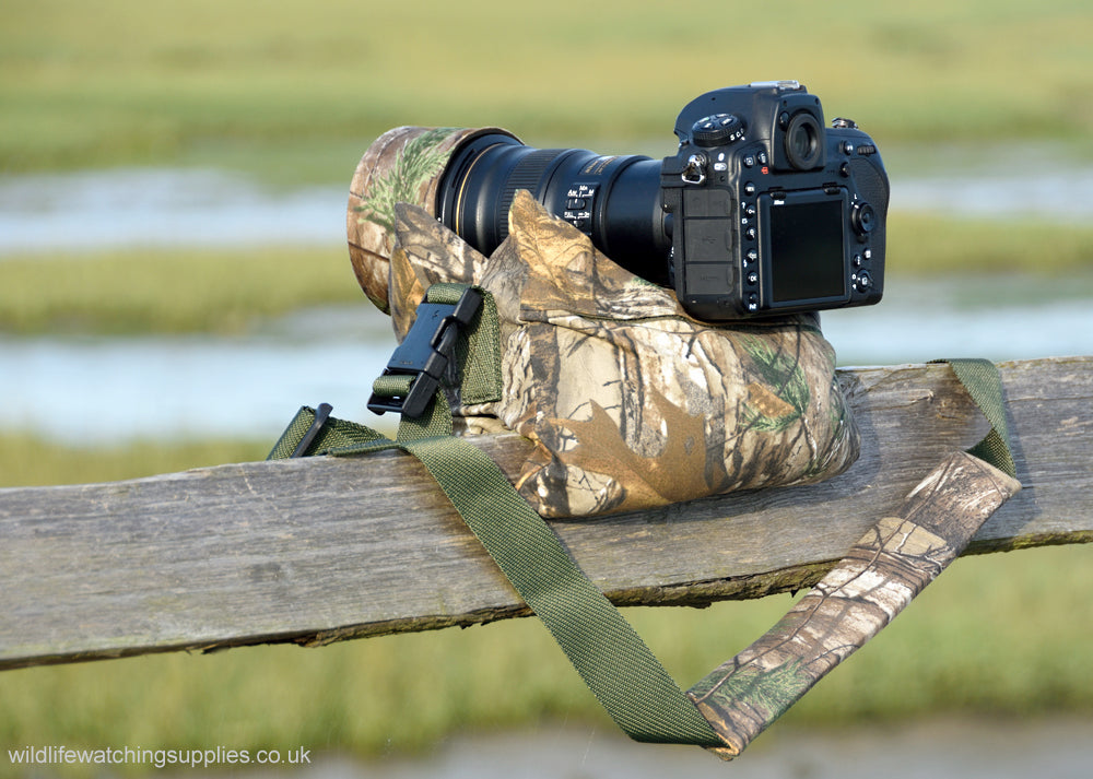 Our camera Double bean bag with a detachable padded carry strap, perfect for hands free carrying. Our camera rest bean bags give a good support for long lenses helping you get sharper shots.