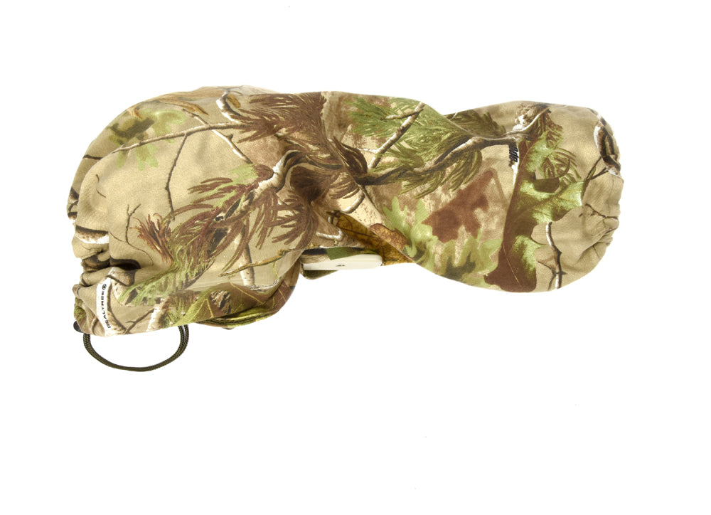 Waterproof and insulated camera covers, camera protection and Realtree camera camouflage, camera rain covers, dust and snow covers. Our 'Four Season' camera covers reduce battery drain & shutter sound. We first designed our heated camera covers for use by the British forces. The cover has four layers of technical fabrics including a fleece lining with a heat pack pocket, ideal for nature photography, wildlife photography and outdoor photography protecting your outdoor photography gear and long lenses.