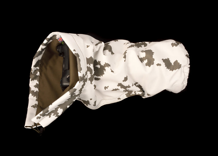 Waterproof and insulated camera covers, camera protection and Realtree camera camouflage, camera rain covers, dust and snow covers. Our 'Four Season' camera covers reduce battery drain & shutter sound. We first designed our heated camera covers for use by the British forces. The cover has four layers of technical fabrics including a fleece lining with a heat pack pocket, ideal for nature photography, wildlife photography and outdoor photography protecting your outdoor photography gear and long lenses.