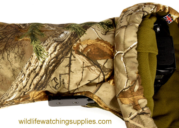 Waterproof and insulated camera covers, camera weather protection. Camera camouflage, camera rain covers, camera dust and snow covers. Nature photography, wildlife photography and outdoor photography protecting your outdoor photography gear and long lenses. Cold weather camera covers, winter photography, Antarctica camera protection. Snow and bad weather photography