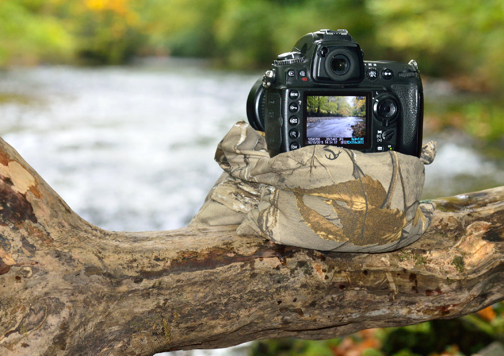 ort and better grip. Our camera bean bags have been made to last with extra strong thread and double stitching. We use a proofed brushed polycotton material which grips and moulds to the shape of your camera & lens and to where the camera bean bag is positioned whether it's a rock post or car door. We don't use nylon as it tends to be shiny and the camera & lens can easily slip off the bean bag. 